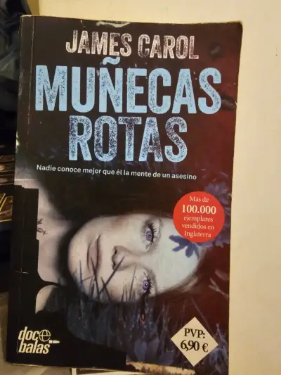 Libro 'Muñecas Rotas' de James Carol - miniatura 1