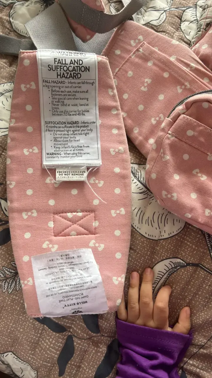 Mochila portabebé Ergobaby rosa con diseño de lun - 3
