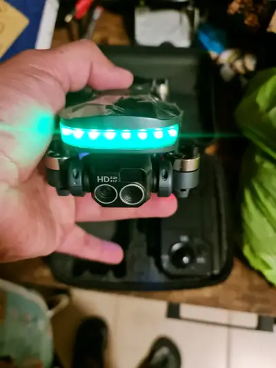 Dron P14 Pro con Cámara 4K y Estabilidad Básica - miniatura 1