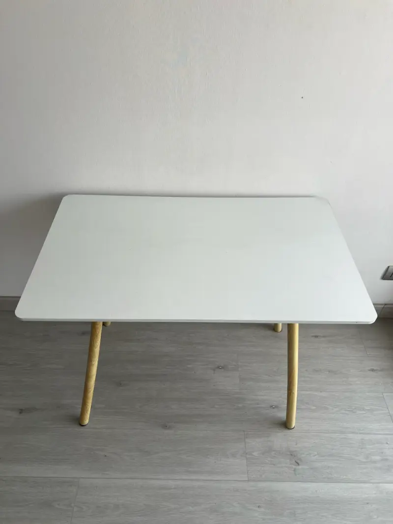 Ecritorio blanca con patas de madera - 2