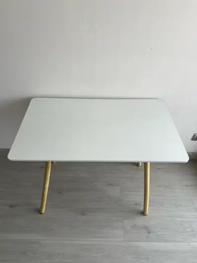 Ecritorio blanca con patas de madera - miniatura 2