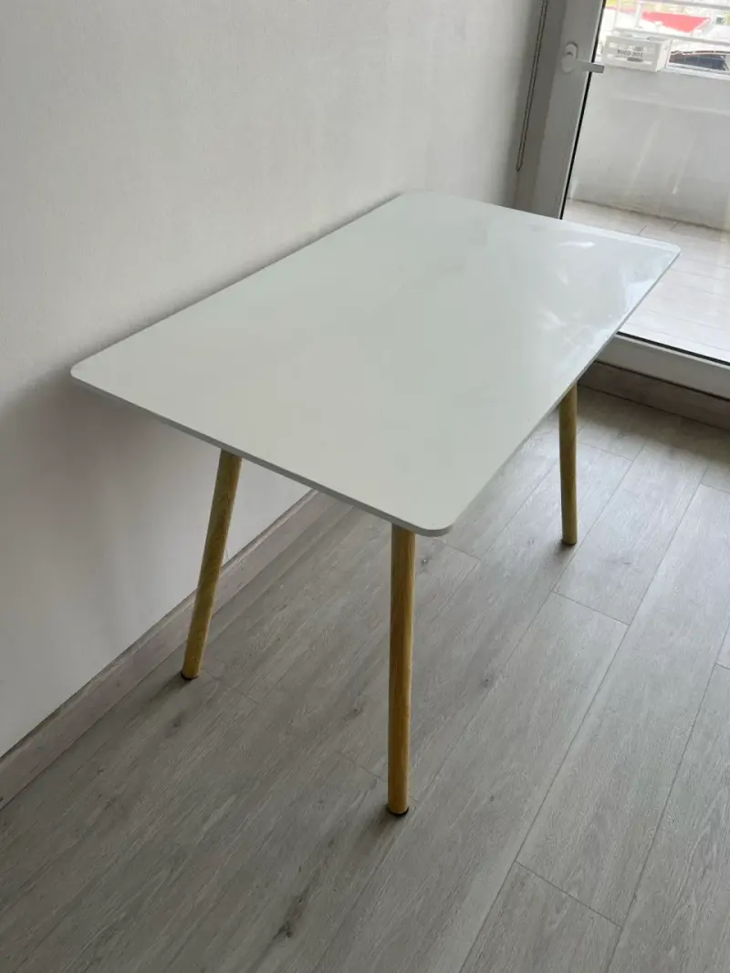 Ecritorio blanca con patas de madera - 3