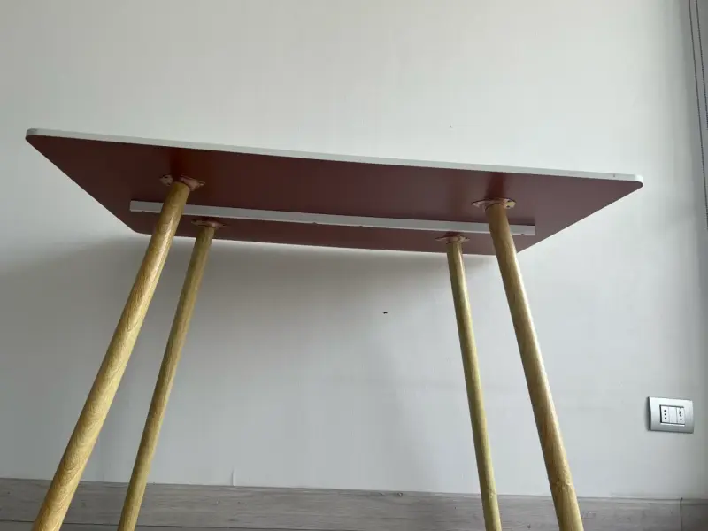 Ecritorio blanca con patas de madera - 4