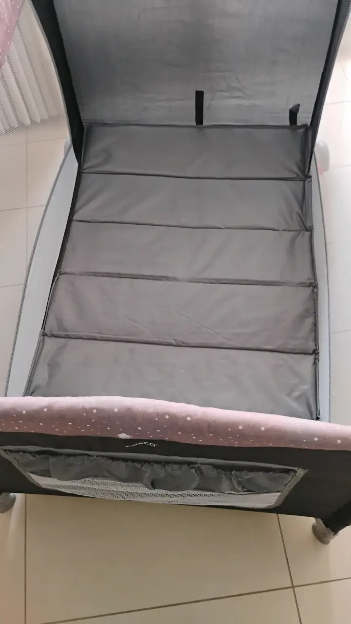 Cuna corral plegable para bebé con ruedas - 4