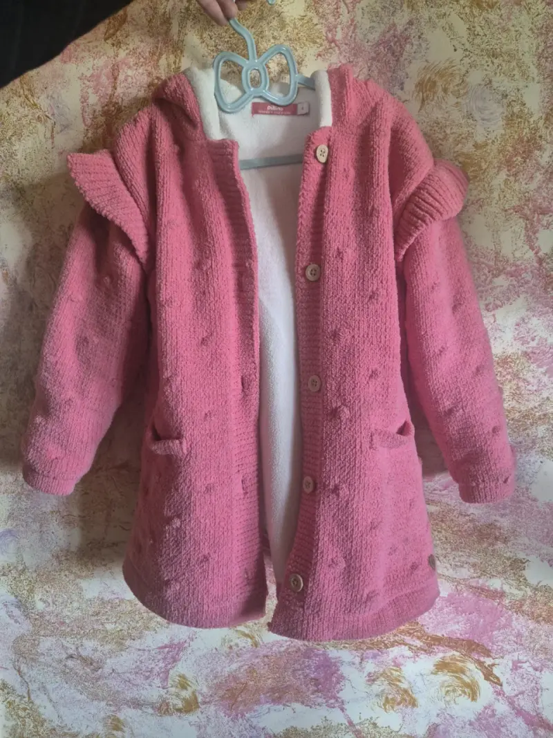 Abrigo rosado para niña con capucha - 1