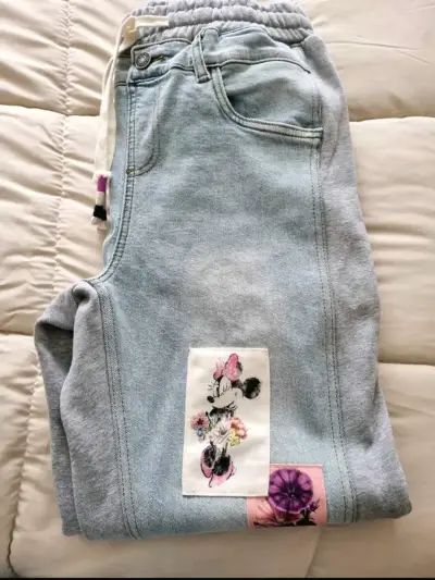 Pantalones jogger DESIGUAL con diseño Minnie - miniatura 3