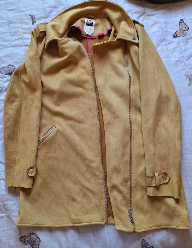 Chaqueta de gamuza amarilla para mujer