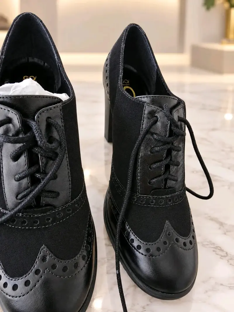 Zapatos de tacón negro estilo Oxford para mujer - 2