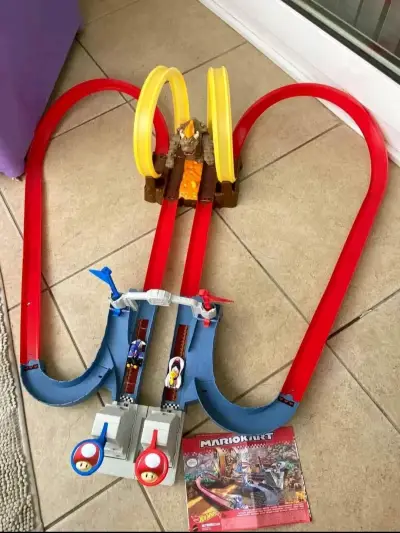 Pista de Carreras Hot Wheels Mario Kart con Looping - miniatura 1