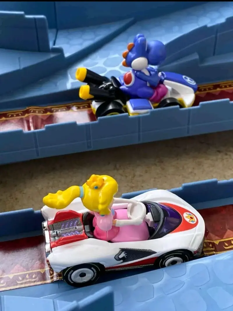 Pista de Carreras Hot Wheels Mario Kart con Looping - 6