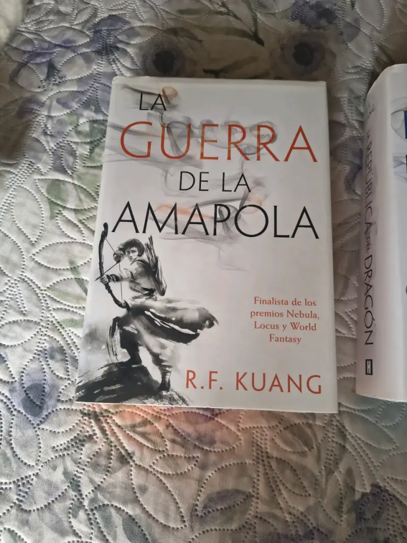 Libro 'La Guerra de la Amapola' de R.F. Kuang