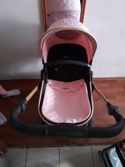 Coche de bebé Infanti rosa plegable - miniatura 2