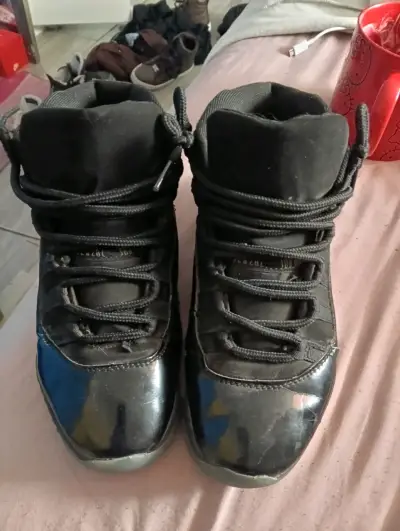 Zapatillas deportivas negras de hombre con diseño moderno - miniatura 1