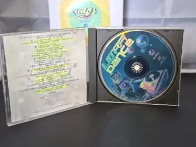 CD Ultra Dance con éxitos de los 90 Tecno Disco - miniatura 2