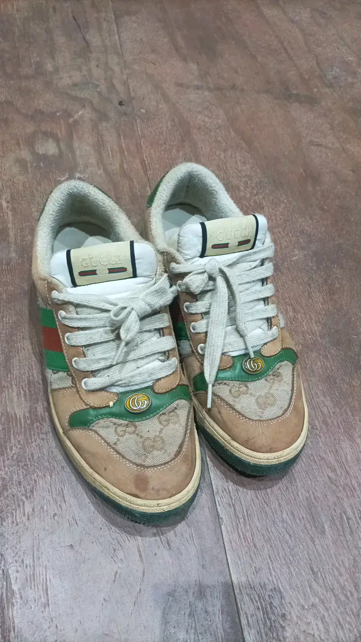 Zapatillas Gucci beige y verde usadas