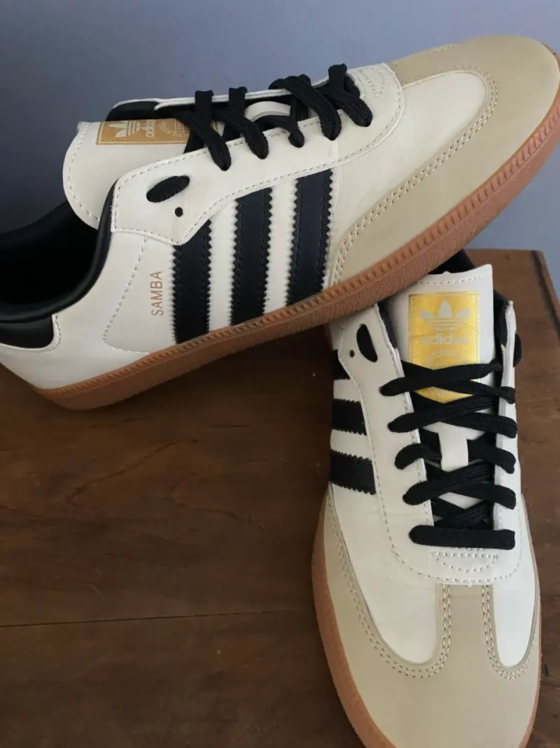 Zapatillas Adidas Samba blancas y negras - 1
