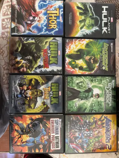 Colección de DVDs de superhéroes Marvel y dc y DC - miniatura 1