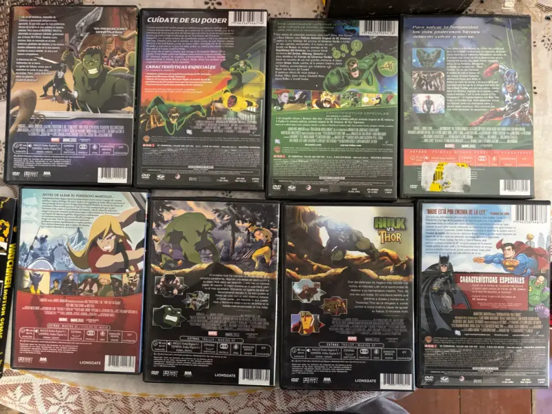 Colección de DVDs de superhéroes Marvel y dc y DC - 2