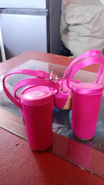 Sandalias de tacón alto fucsia Primark - miniatura 3