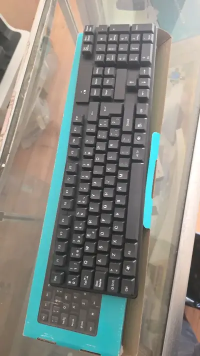 Teclado y Mouse Inalámbricos Negros - miniatura 4