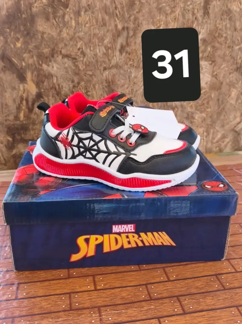 Zapatillas infantiles Disney Pixar Lightyear y Marvel Spiderman - 2