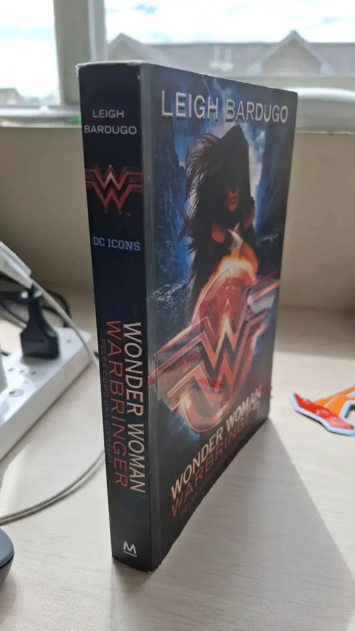 Libro Wonder Woman Warbringer de Leigh Bardugo - 3
