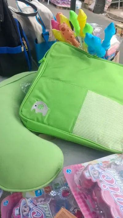 Set de almohada y cojín verde para bebé - miniatura 1