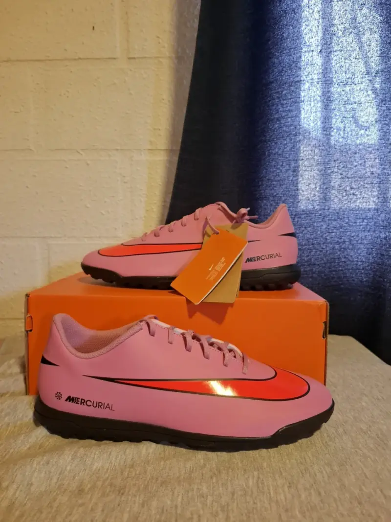 Zapatillas de fútbol Nike Mercurial Vapor 13 Club TF rosas - 1