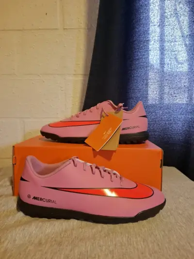 Zapatillas de fútbol Nike Mercurial Vapor 13 Club TF rosas - miniatura 1