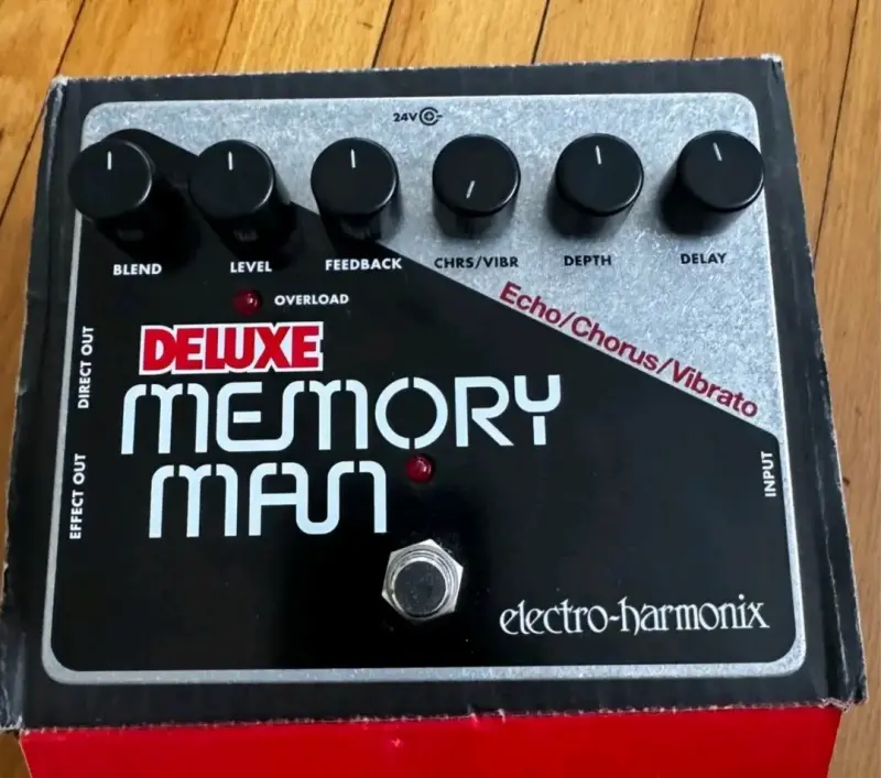 Pedal de Efectos EHX Deluxe Memory Man - 2