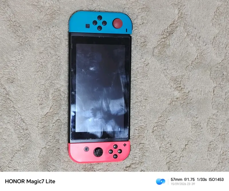 Consola Nintendo Switch con Joy-Con y accesorios - 1