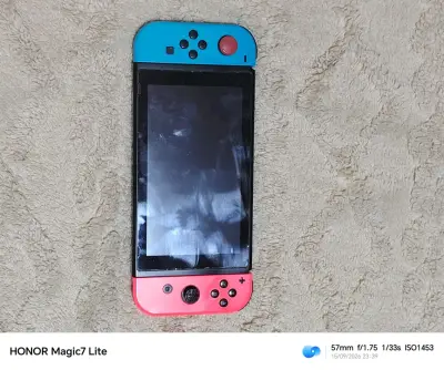 Consola Nintendo Switch con Joy-Con y accesorios - miniatura 1