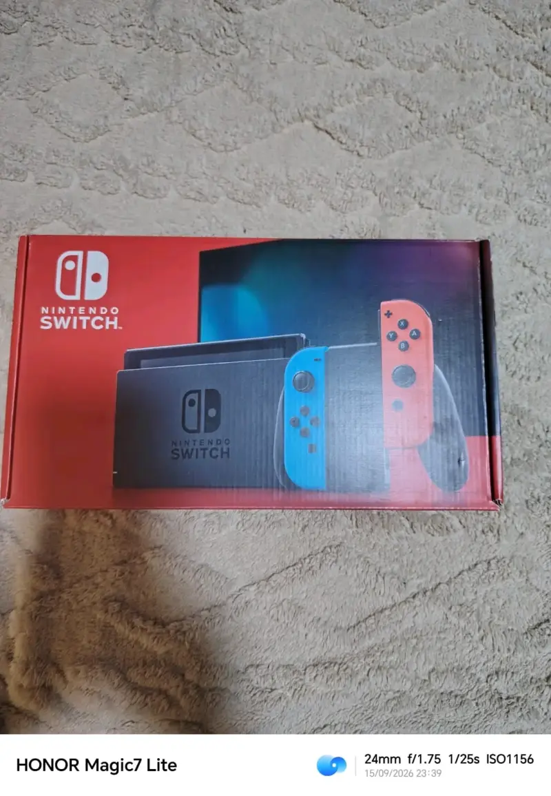Consola Nintendo Switch con Joy-Con y accesorios - 5
