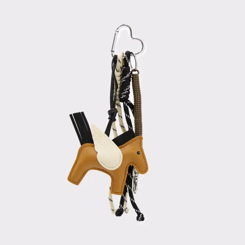 Llavero de cuero con diseño de caballo alado - 2