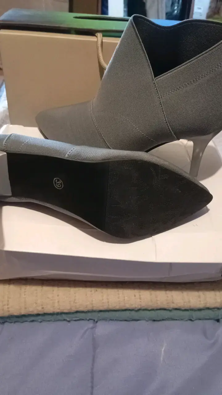 Botines de tacón gris elegantes para mujer - 2