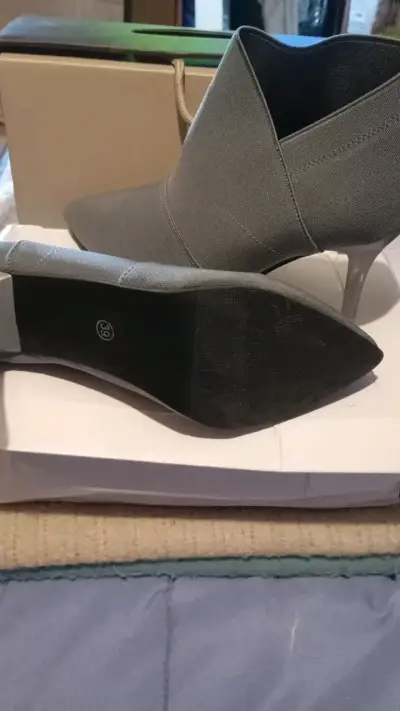 Botines de tacón gris elegantes para mujer - miniatura 2