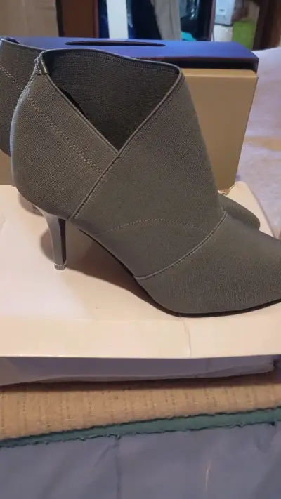 Botines de tacón gris elegantes para mujer - miniatura 5