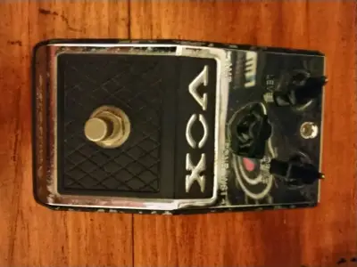 Pedal de distorsión Vox V830 para guitarra - miniatura 2