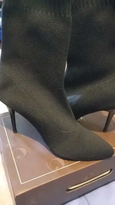 Botines de tacón alto negros elegantes - miniatura 4