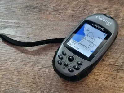 GPS portátil Magellan eXplorist 500 en buen estado - miniatura 3