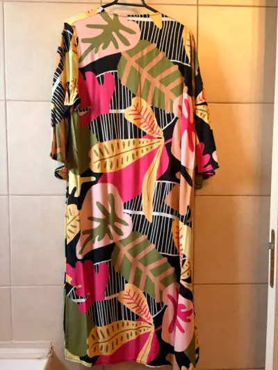 Kimono largo con estampado tropical colorido - miniatura 2