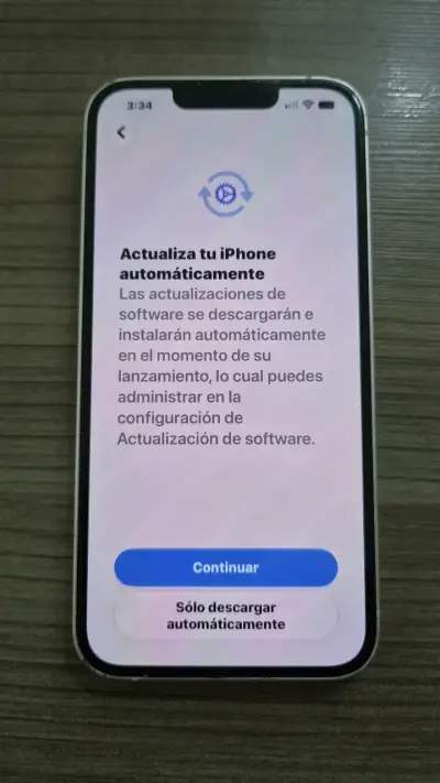 iPhone 13 blanco con pantalla dañada - miniatura 4