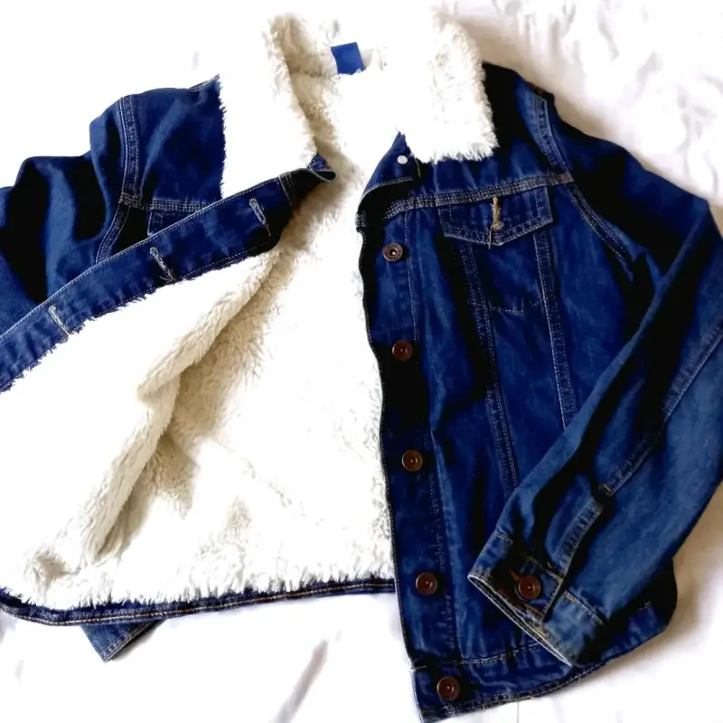 Chaqueta de mezclilla con forro de borrego