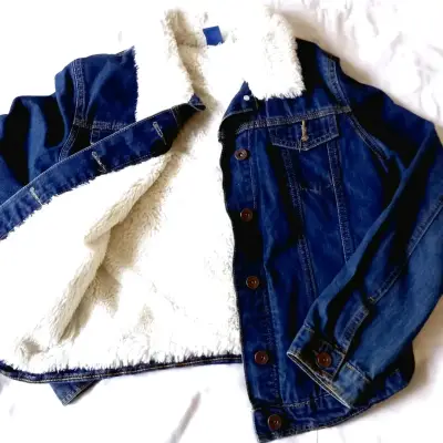 Chaqueta de mezclilla con forro de borrego - miniatura 1