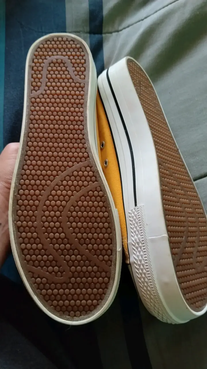 Zapatillas amarillas de lona estilo casual - 2