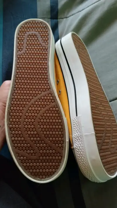 Zapatillas amarillas de lona estilo casual - miniatura 2