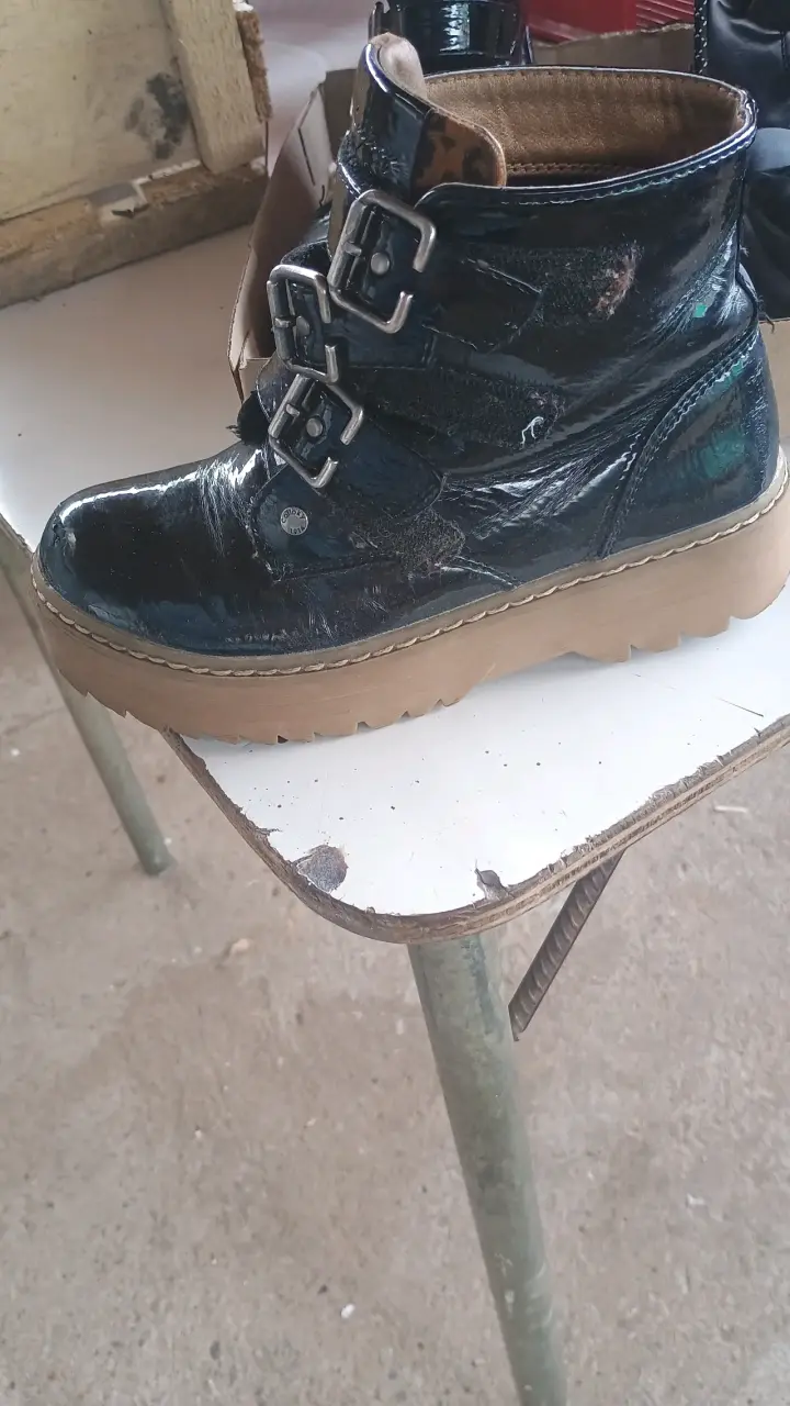 Botines negros de charol con hebillas para niña - 3