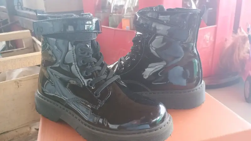 Botas negras de charol para niños talla 34 - 1
