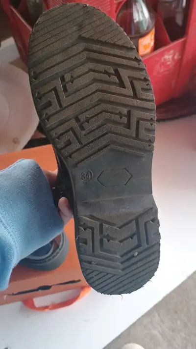Botas negras de charol para niños talla 34 - miniatura 3