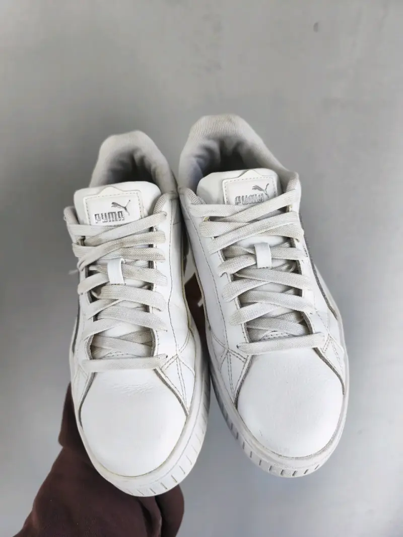 Zapatillas blancas Puma de cuero para mujer - 2